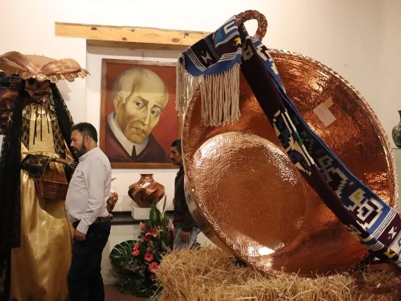Viaja a Santa Clara del Cobre y maravíllate con su riqueza cultural y artesanal