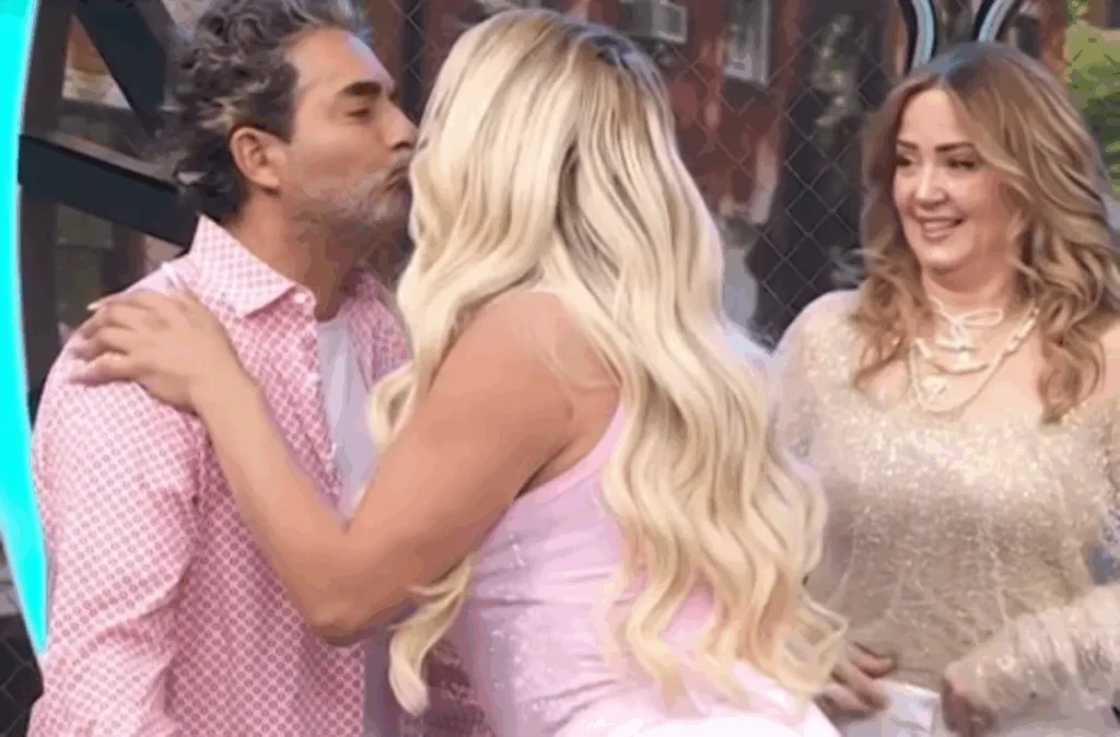 Wendy Guevara repite beso en la boca con Raúl Araiza durante su participación en Hoy-2
