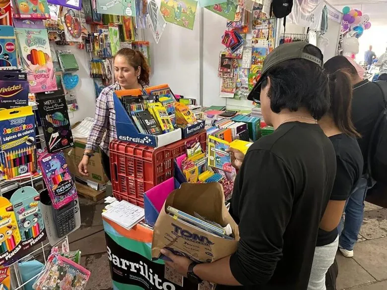 Ya arrancó la Expo Regreso a Clases en Morelia; 58 expositores ofertarán útiles, uniformes y calzado