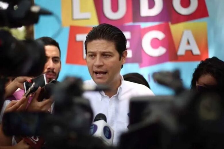 En Morelia, empresarios y ciudadanos cuestionan a Alfonso Martínez por nacionalizar licitaciones, excluyendo a negocios locales, y por polémicas en fotomultas y alumbrado público.