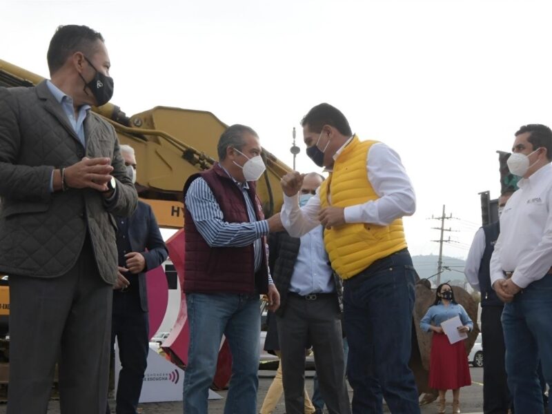 El gobernador Silvano Aureoles asegura tener facultades legales para clausurar bares y antros en Morelia si no acatan medidas sanitarias, aunque el alcalde Raúl Morón prevé afectaciones económicas