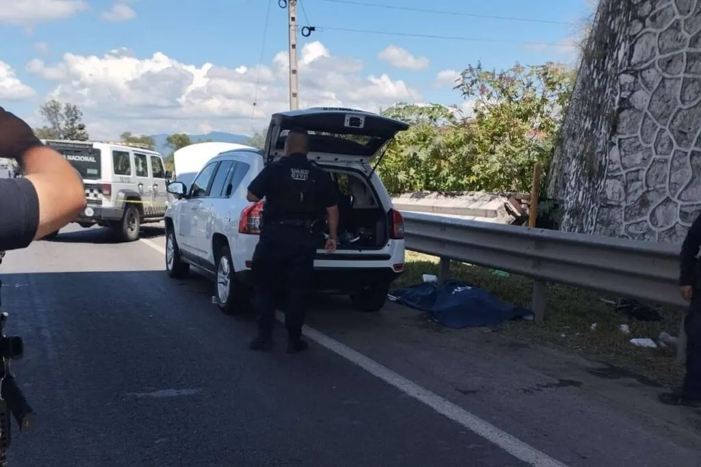 En Vista Hermosa, Michoacán, un hombre fue detenido tras un ataque armado contra agentes de la Guardia Civil que dejó un oficial muerto y dos lesionados 1