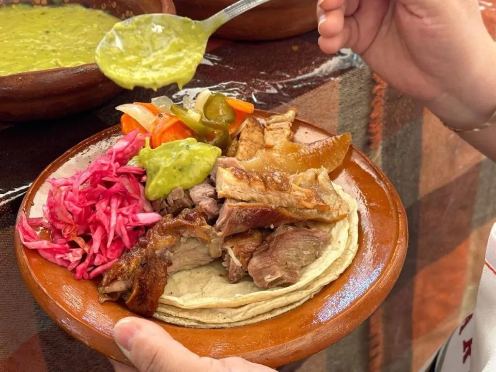 Abre convocatoria para certificación de las carnitas en Michoacán