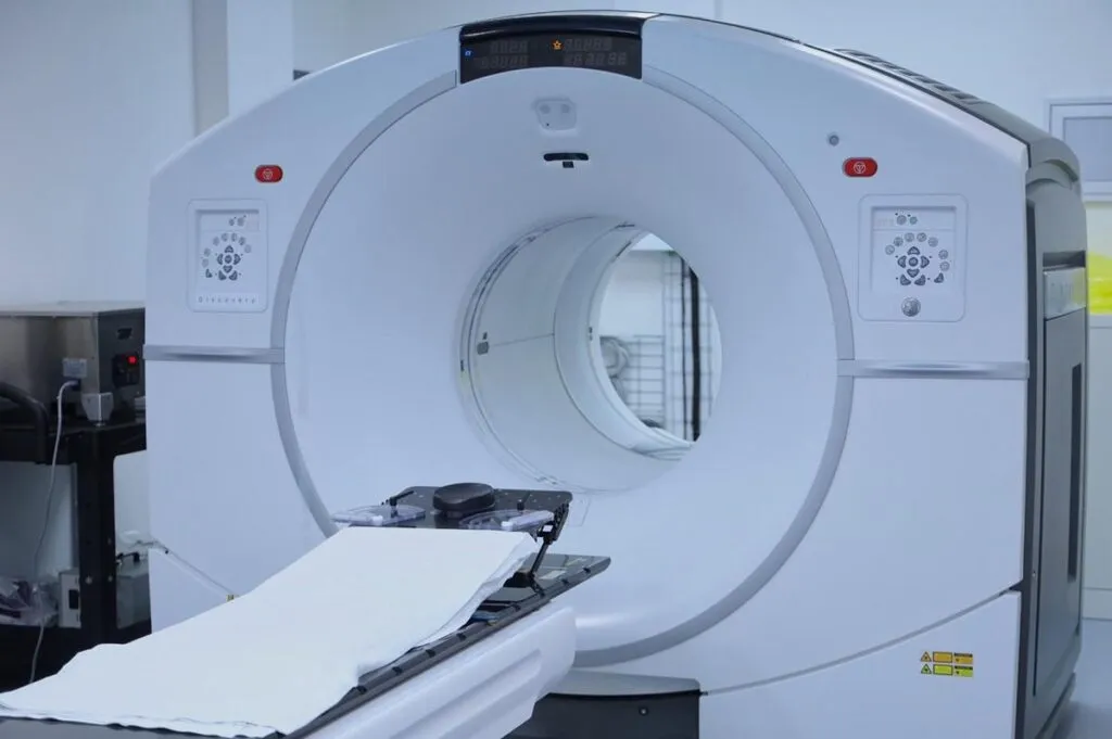 Acelerador lineal y Pet Scan, tecnología de precisión contra el cáncer