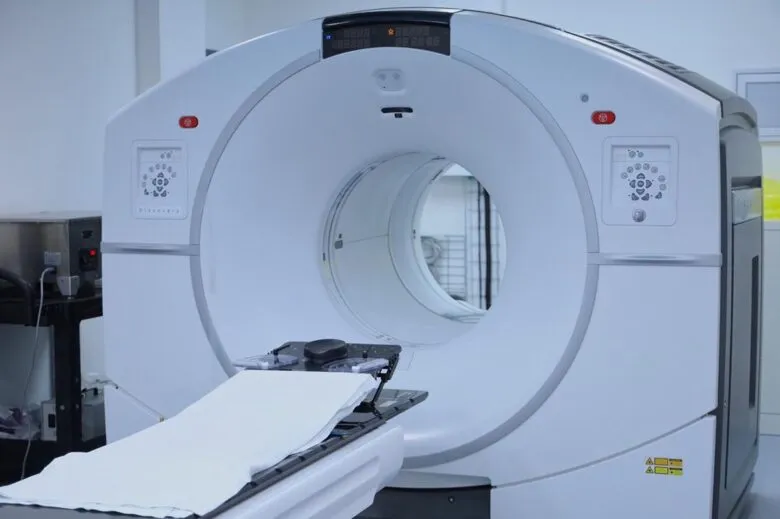 Acelerador lineal y Pet Scan, tecnología de precisión contra el cáncer