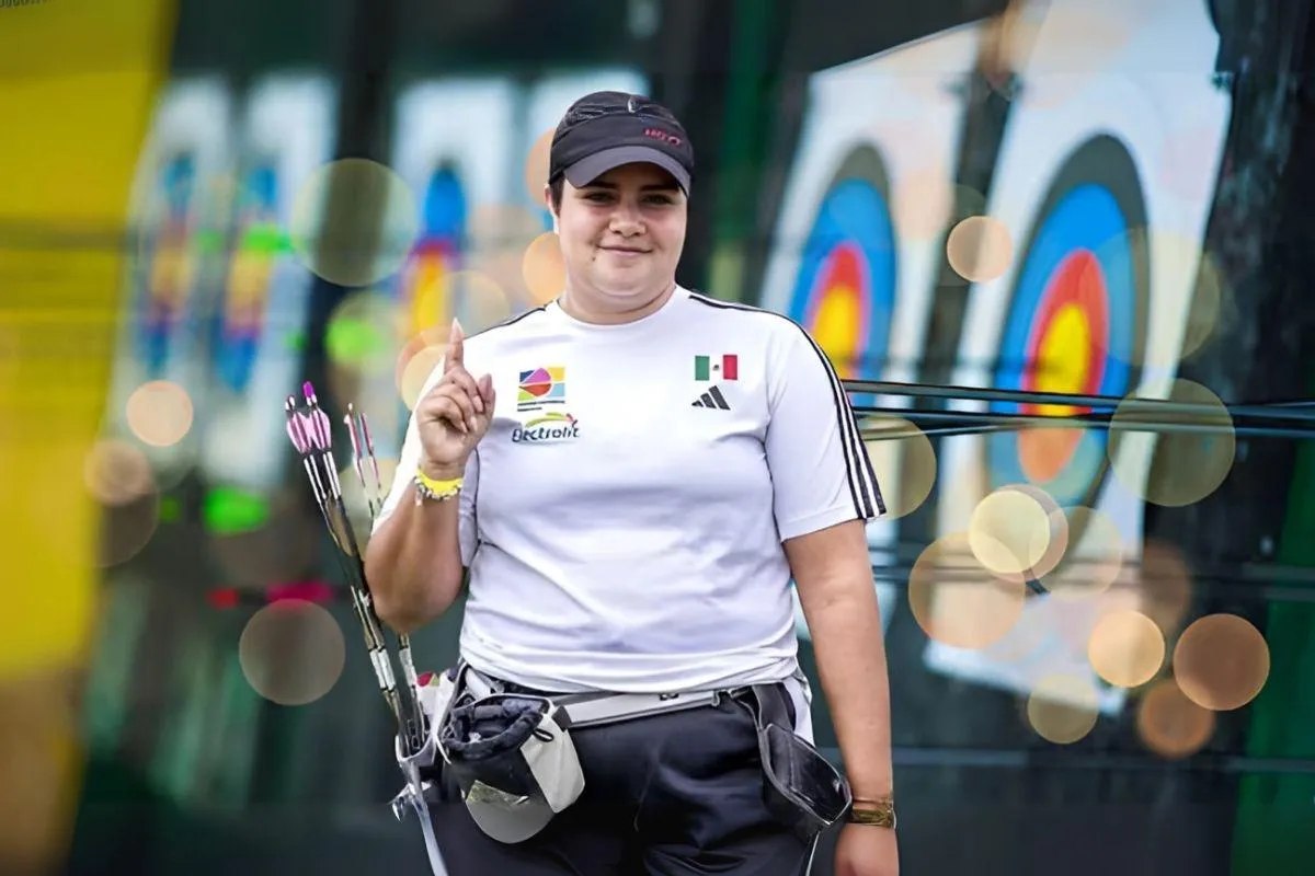 Andrea Becerra, originaria de Jalisco, hizo historia al convertirse en la primera mexicana en coronarse campeona mundial en la modalidad de arco compuesto, tras obtener la medalla de oro en el Mundial de Gwanju 2025.