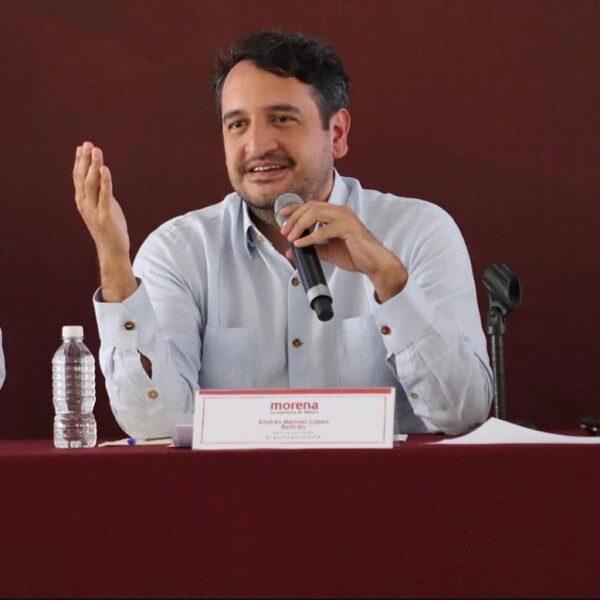 Andy López Beltrán desmiente amparo y denuncia campaña de desprestigio