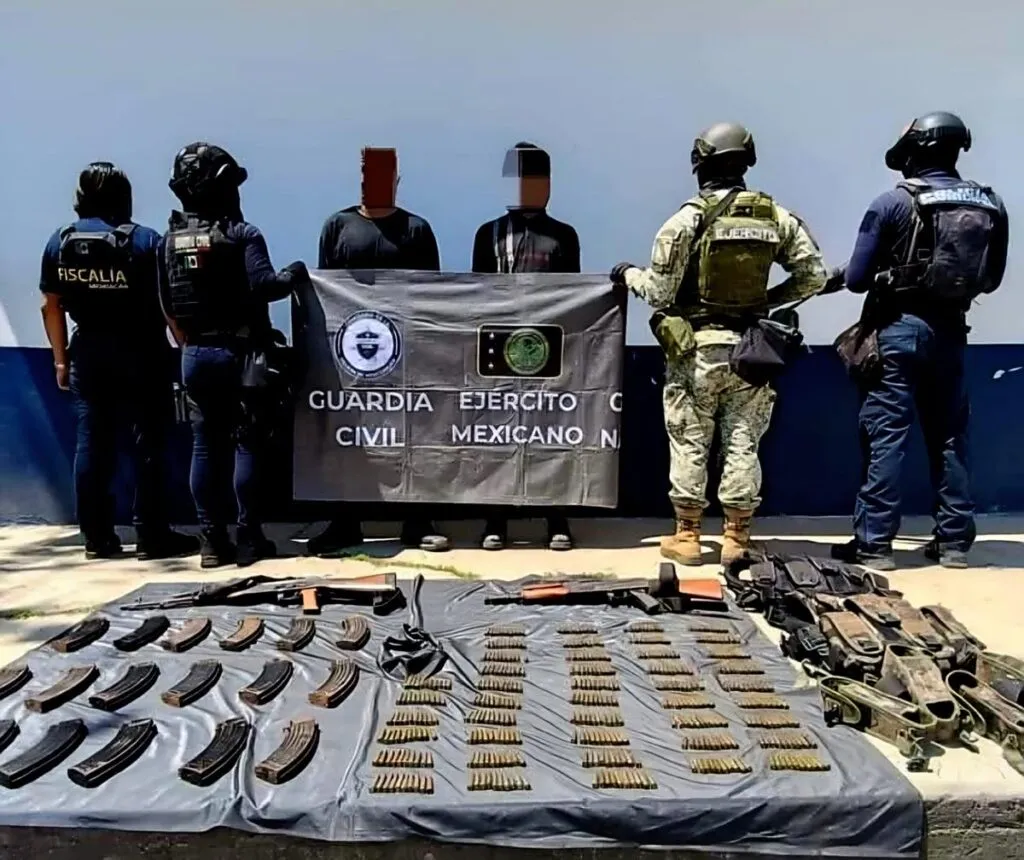 Armas aseguradas en operativo en Parácuaro