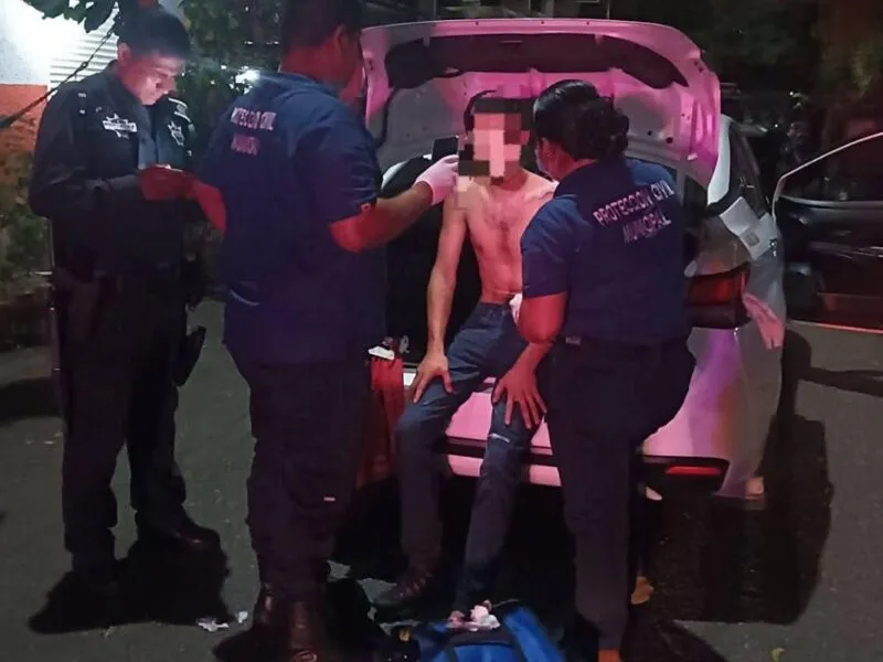 Asalto fallido en Elektra de Lázaro Cárdenas desata balacera 1