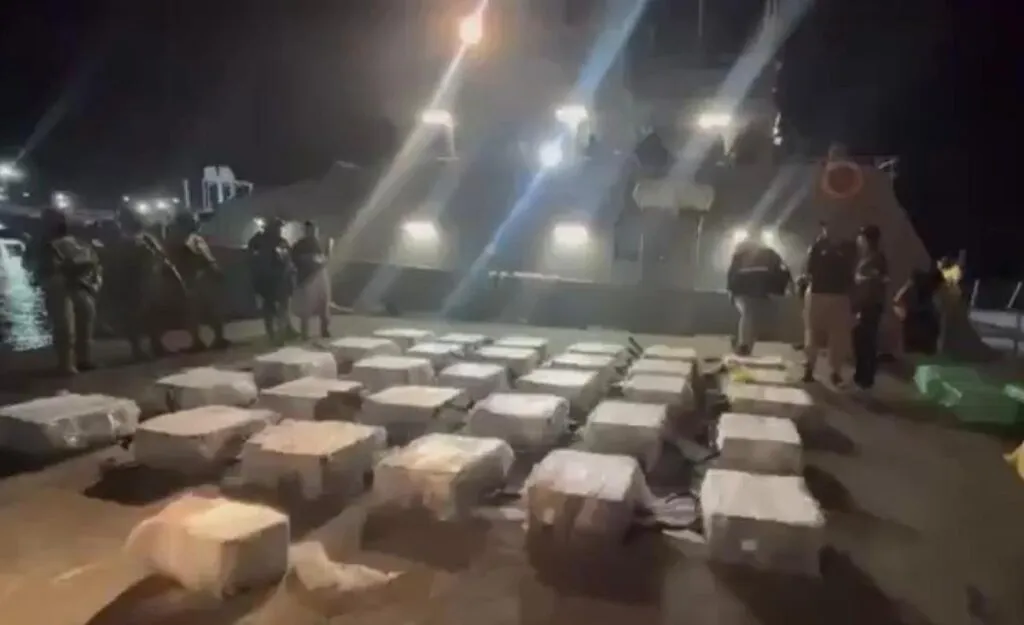 Aseguran 12 toneladas de drogas en Ecuador que se dirigían a México y EU; caen 16 sujetos