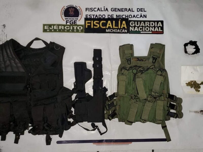 Aseguran más de 900 dosis de droga y equipo táctico en cateo en Morelia