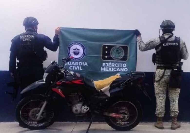 Aseguran vehículo y armas largas en Buenavista