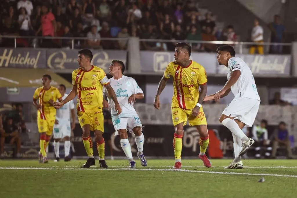 Atlético Morelia revive su peor pesadilla al perder 3-0 con Atlético La Paz1