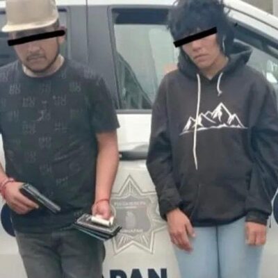 Atrapan a dos que previamente robaron un OXXO en Uruapan