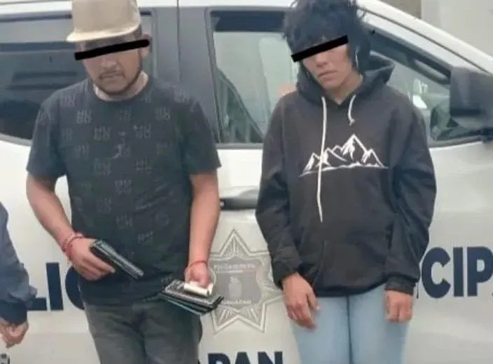 Atrapan a dos ladrones que previamente robaron un OXXO en Uruapan