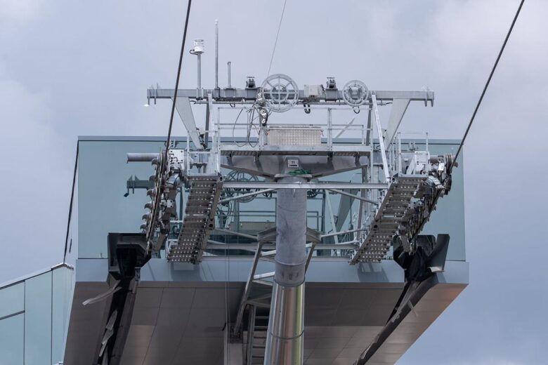 Avanza instalación de cableado en teleférico de Uruapan