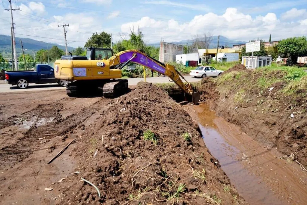 Avanza la obra del canal que beneficiará a Naranja de Tapia y Tiríndaro: Mónica Valdez