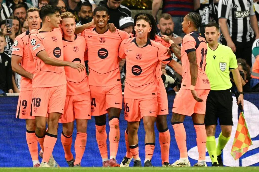 Barcelona con gran noche del debutante Rashford vencen 2-1 al Newclastle-1