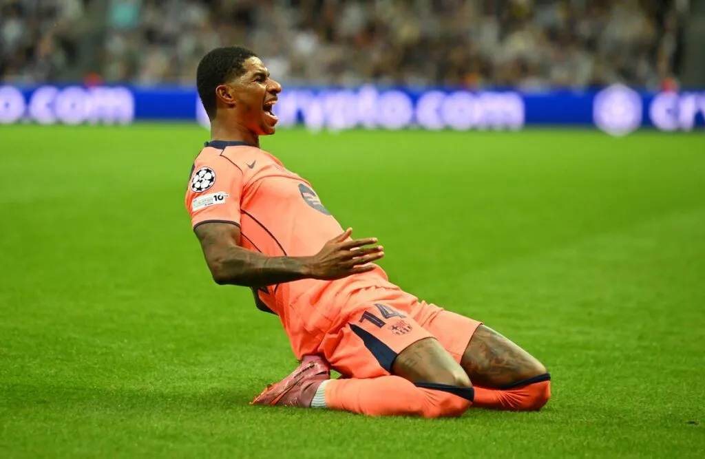 Barcelona con gran noche del debutante Rashford vencen 2-1 al Newclastle