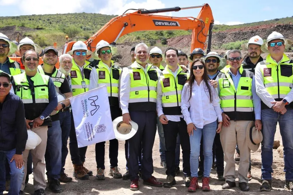 Bedolla arranca obra del segmento 5 del periférico en Morelia