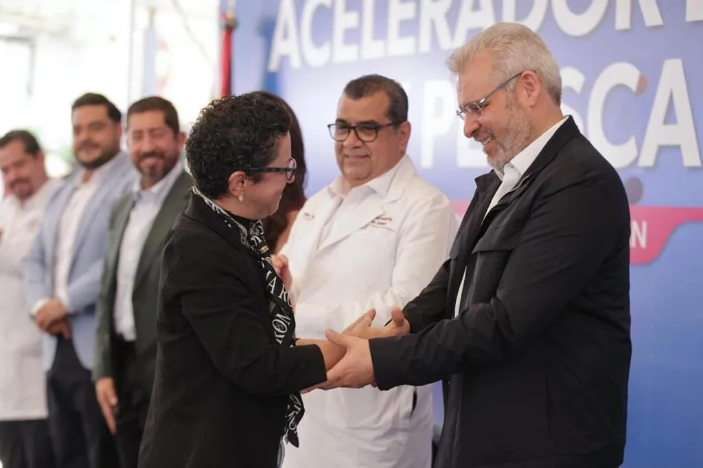 Bedolla pone en marcha equipo de vanguardia para detectar y tratar el cáncer en Michoacán-4
