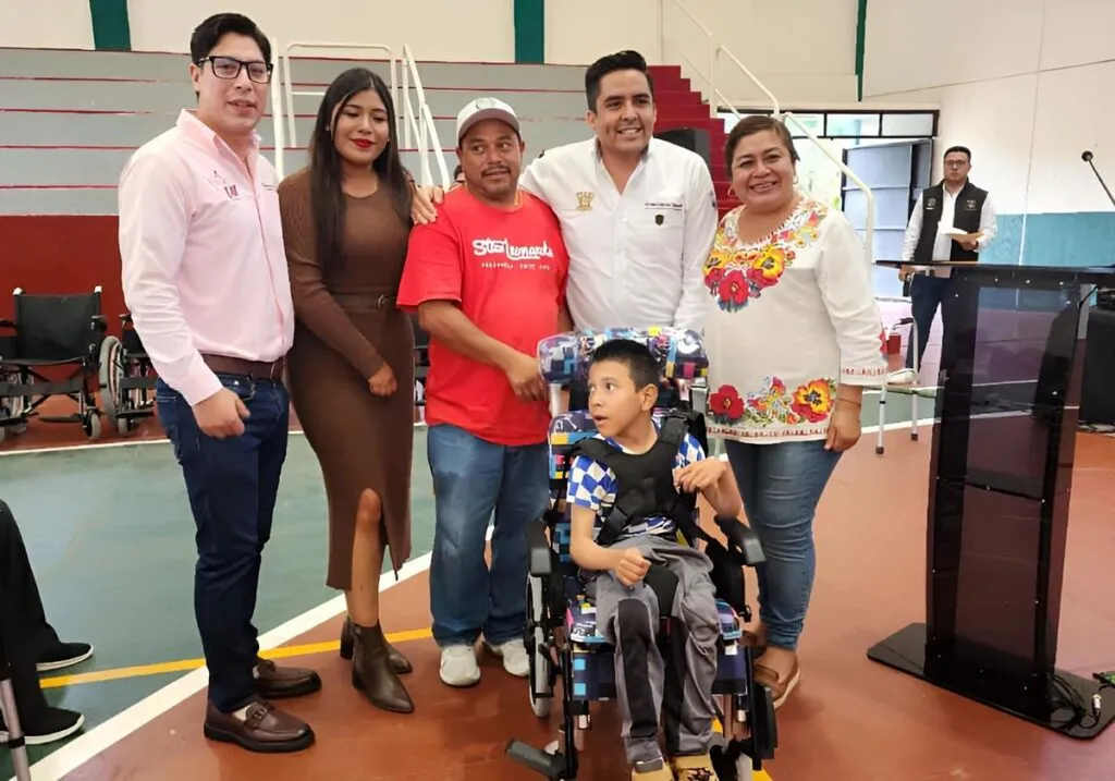 Belinda Iturbide cumple con la gente, gestiona apoyos funcionales y de movilidad para Zinapécuaro-2