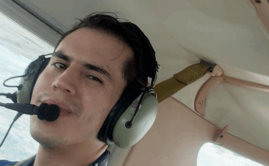 Bryan Ballesteros piloto de la avioneta siniestrada en García: se desmiente versión inicial sobre Débora Estrella