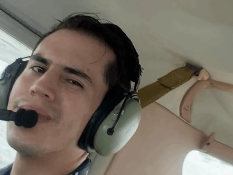 Bryan Ballesteros piloto de la avioneta siniestrada en García: se desmiente versión inicial sobre Débora Estrella