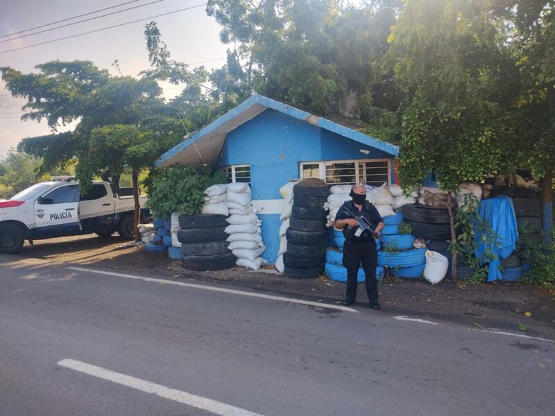 Caseta de policía en Buenavista, Michoacán