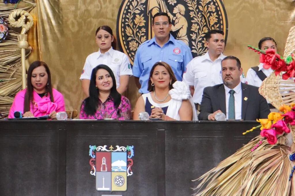 Celebra Quiroga con orgullo su historia y reconoce a sus bomberos con la Presea Don Vasco 2025-3