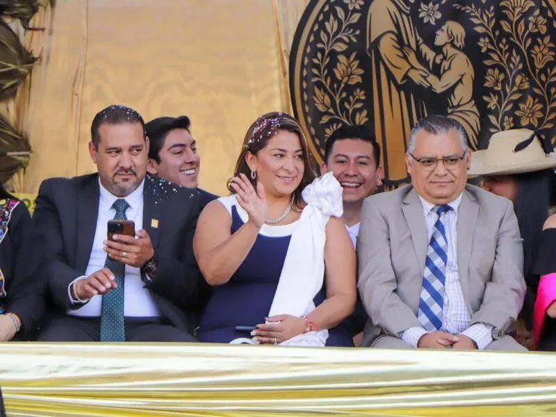 Celebra Quiroga con orgullo su historia y reconoce a sus bomberos con la Presea Don Vasco 2025