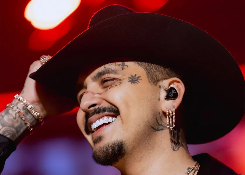 Christian Nodal presume transformación física con tema desafiante: “A mí no me tumba nadie”