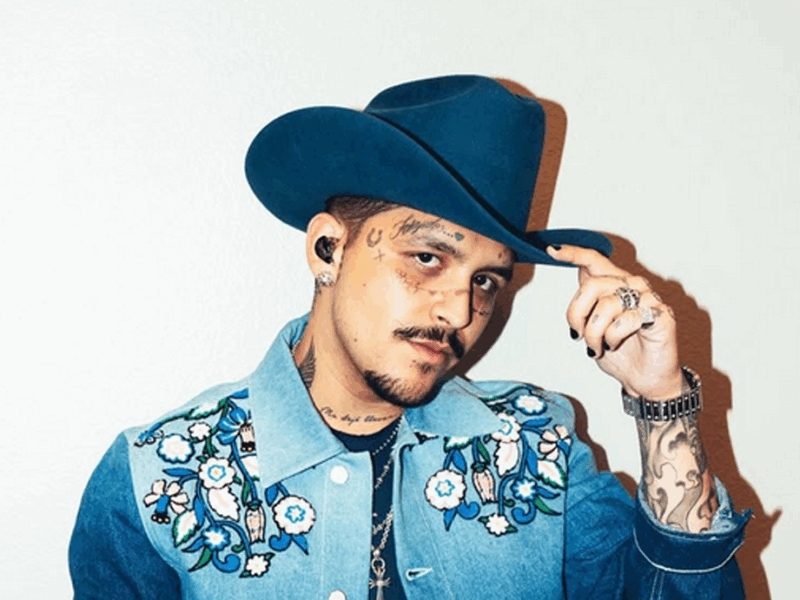 Christian Nodal y su familia estarían en riesgo de proceso penal por conflicto con Universal