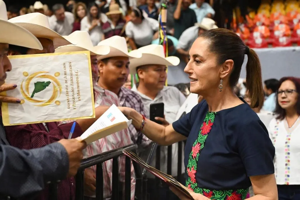 Claudia Sheinbaum lanza plan de 831 mdp para producción de ganado