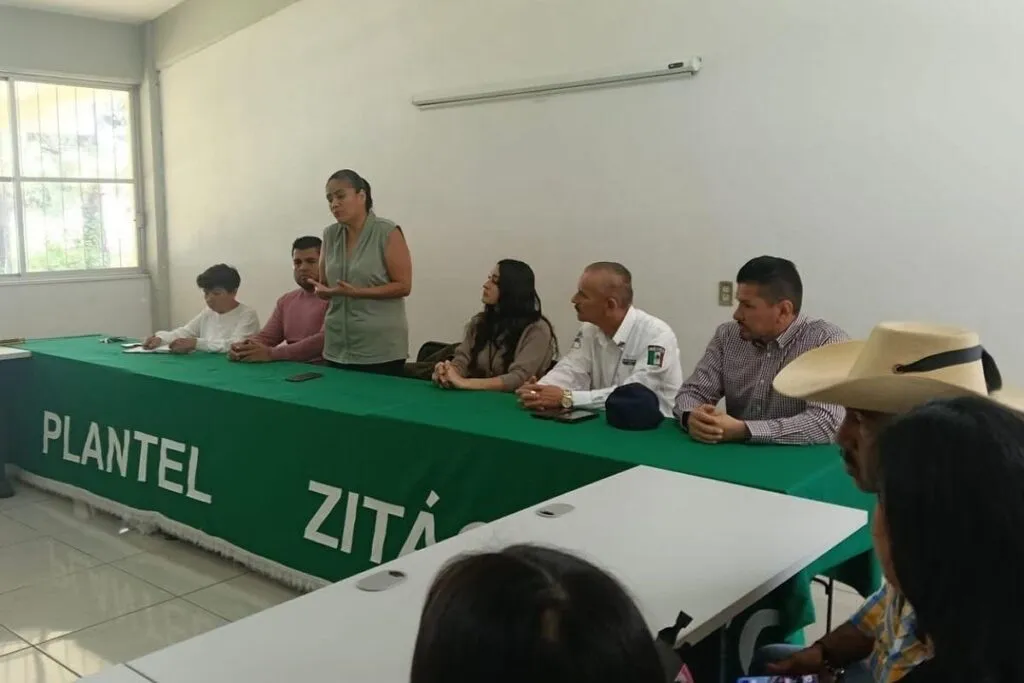 Conalep Zitácuaro exige seguridad vial y amenaza bloqueos 2