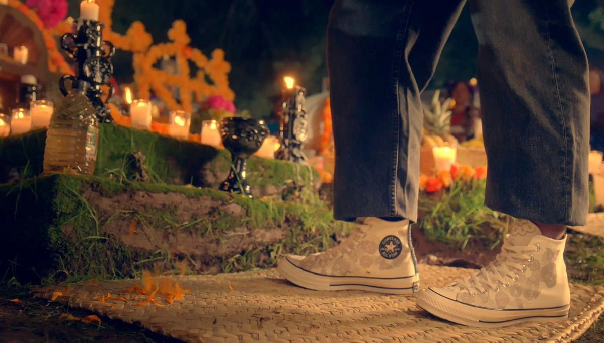 Converse destaca a artesanos y cocineras michoacanas en nueva campaña de tenis