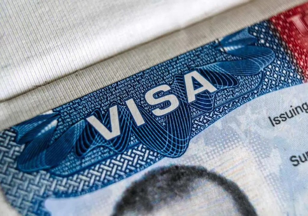 ¿Cuáles serán las nuevas tarifas de la visa americana a partir de octubre 2025?