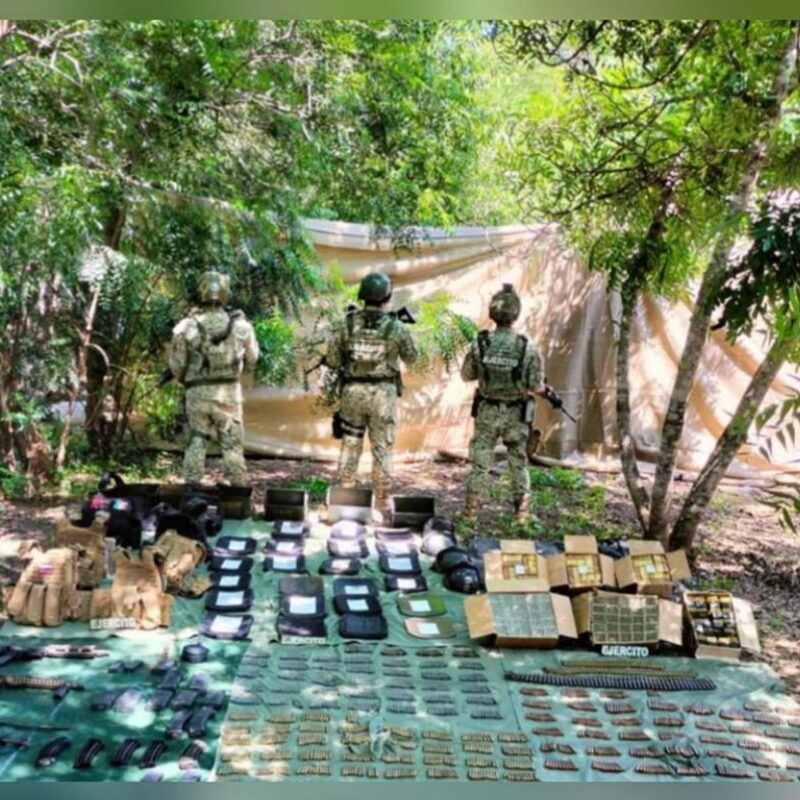 Gran decomiso de armas en operativo en Tepuche, Sinaloa