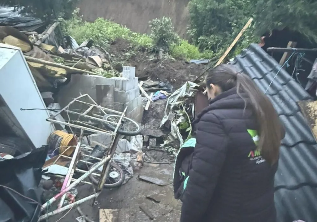 Desgajamiento de cerro en Amecameca