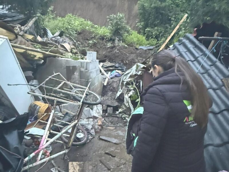Desgajamiento de cerro en Amecameca