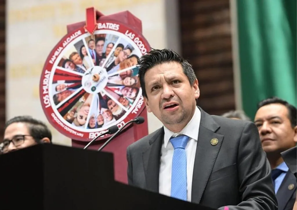 Diputado del PAN pide congelar cuentas bancarias de posibles implicados en red de huachicol fiscal de Semar