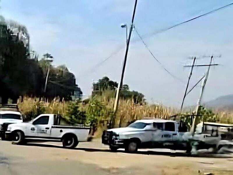 Dos hermanas y un joven muertos tras choque de mototaxi contra camioneta en Pajacuarán