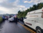 Dos lesionados y cuantiosos daños materiales tras choque en Chilchota