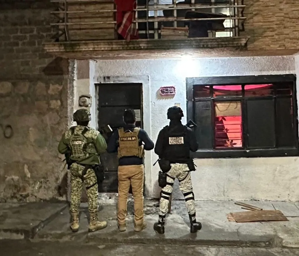 Durante cateos, FGE asegura 3 mil 500 dosis de narcótico y detiene a 4 personas en Morelia