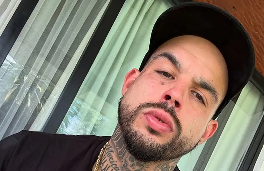 Emiliano Aguilar publica presuntos mensajes de Christian Nodal: “¡Me la pelas, Nodalito!”