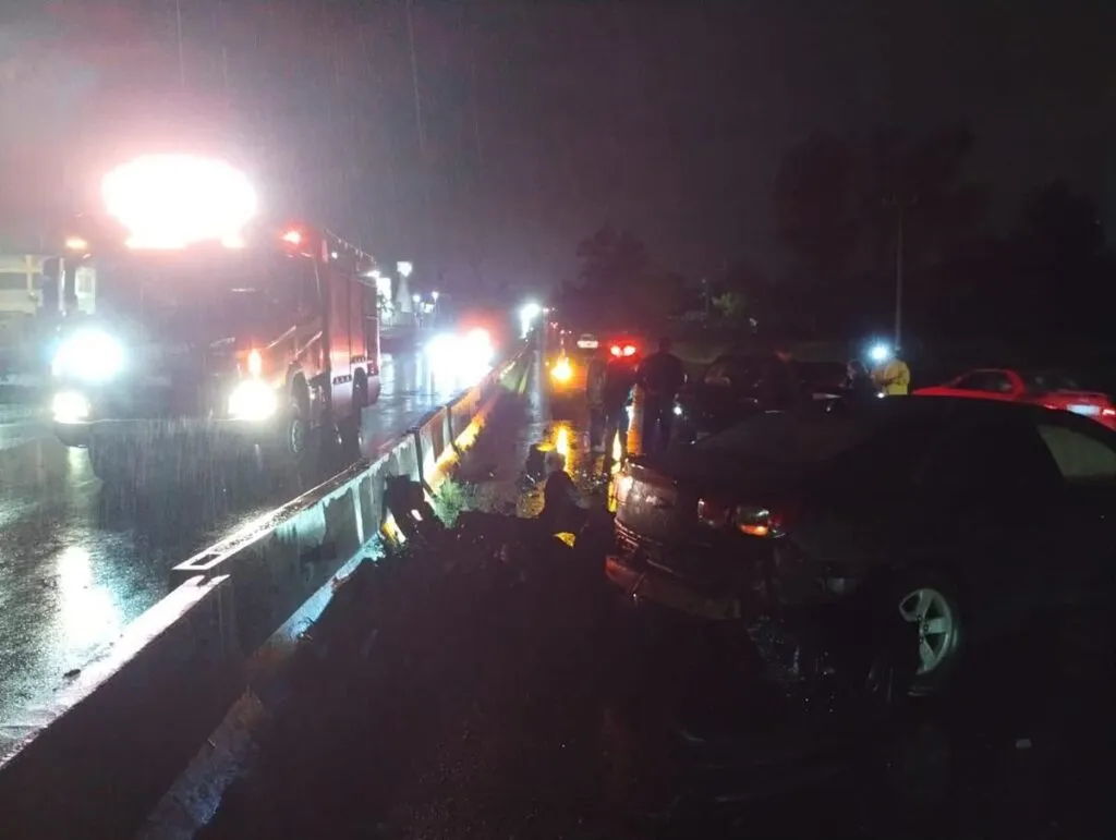 En carambola, tres personas resultaron lesionadas en la Morelia-Pátzcuaro