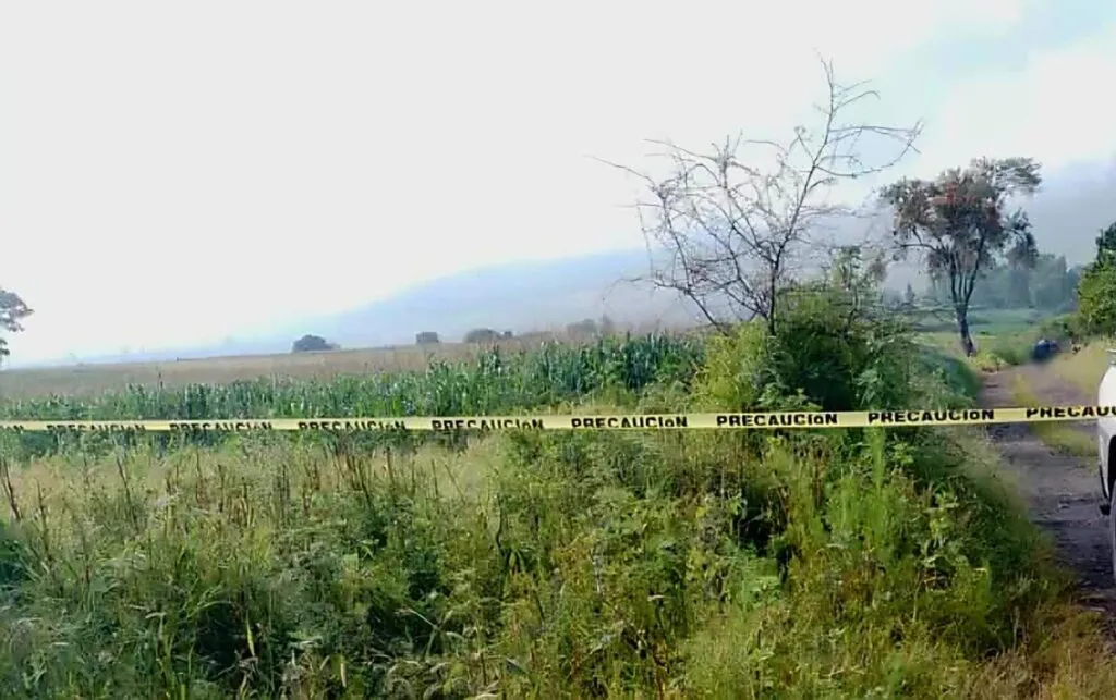 En Indaparapeo localizan cadáver de hombre con mensaje