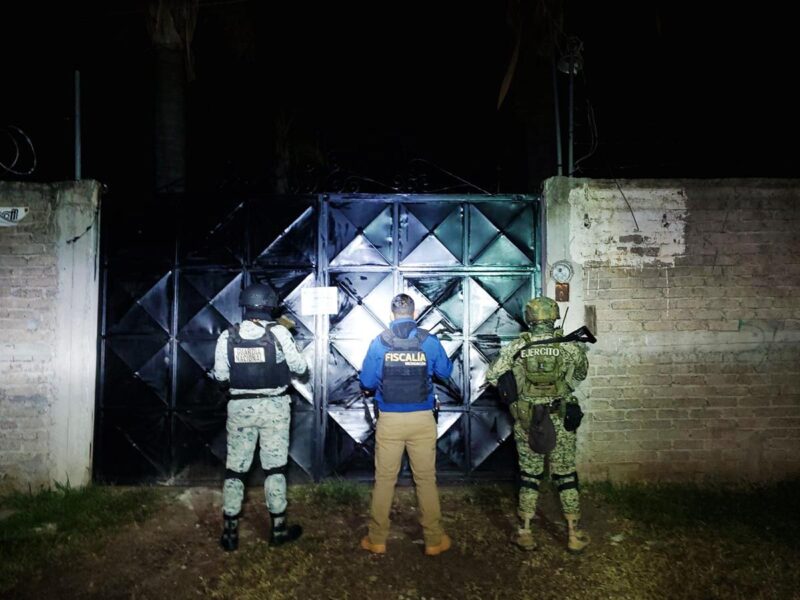 En Morelia, FGE ejecuta cateo y asegura 975 dosis de metanfetamina