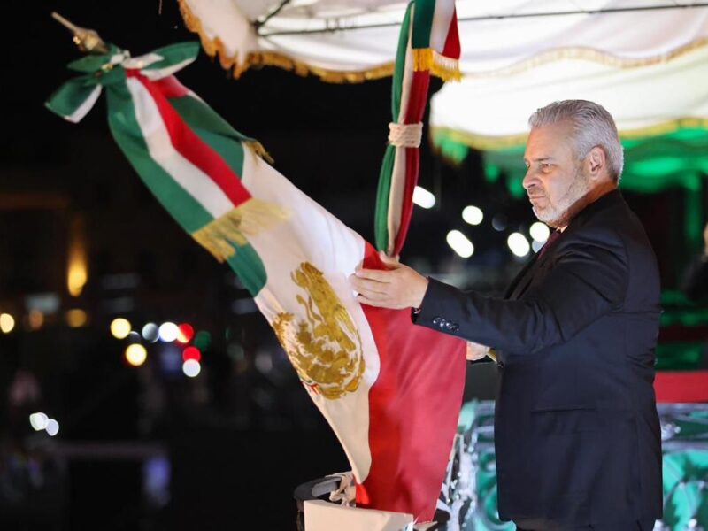 En un ambiente de orgullo y unidad, Bedolla da tradicional Grito de Independencia en Michoacán