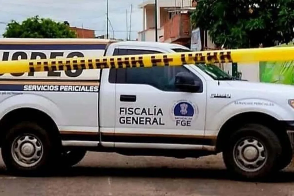 Encuentran el cadáver de un hombre sobre la calle en la colonia El Tarepe de Apatzingán